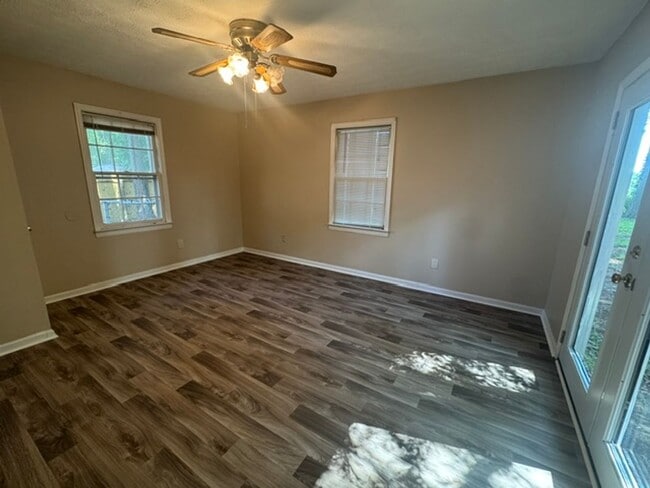 Building Photo - 228 Hearthstone Dr
