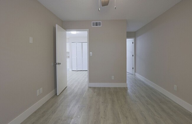 Building Photo - $250 OFF SECOND MONTH RENT AVAILABLE NOW