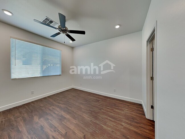 Building Photo - 17170 W Golden Ln