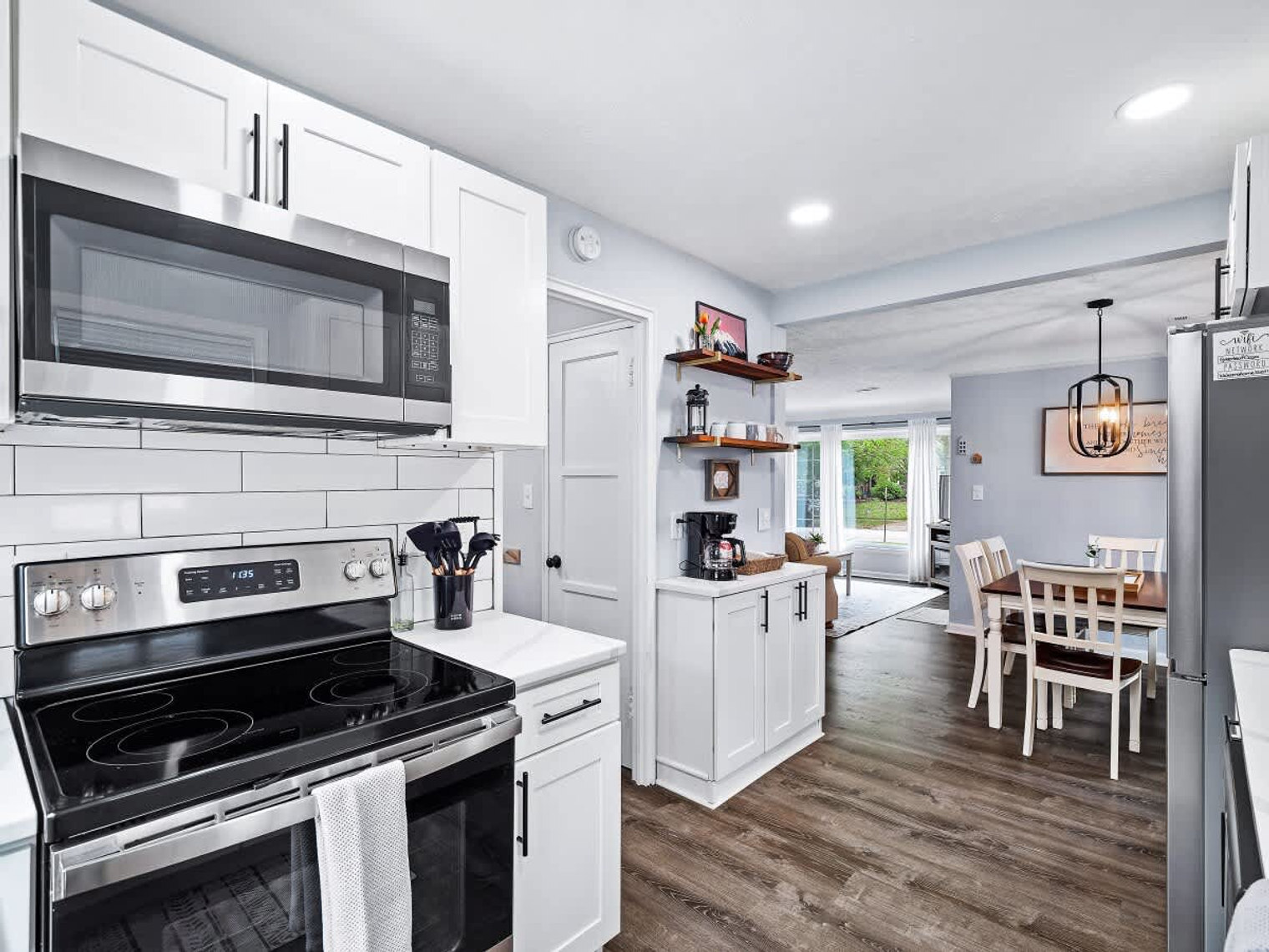 Building Photo - 6771 Greenleaf Ave