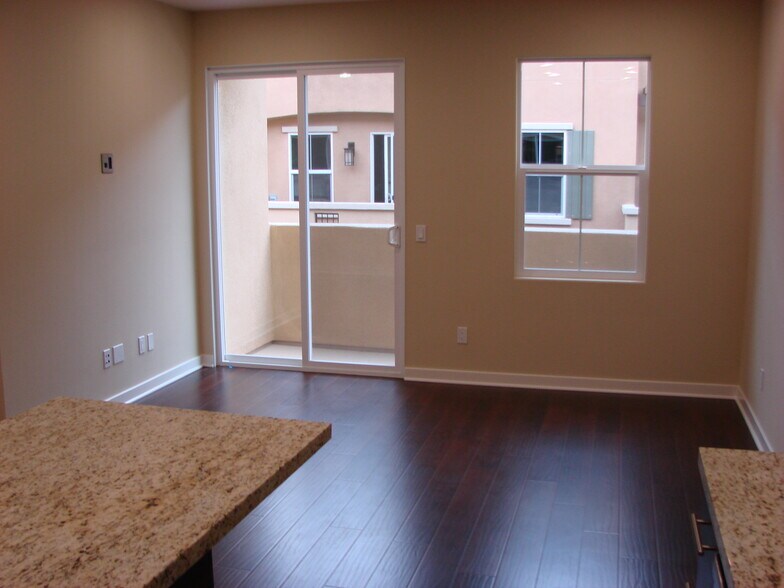 Building Photo - 2180 Cosmo Way