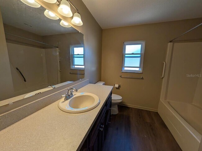 Building Photo - 149 SW Blueberry Pl