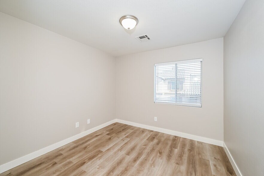 Building Photo - 8361 S Charlton Valley Ct