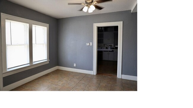 Building Photo - 1609 S Main St