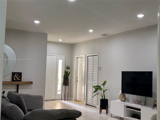 Building Photo - 4748 NW 111th Ct