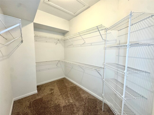 Building Photo - 702 Hadley St