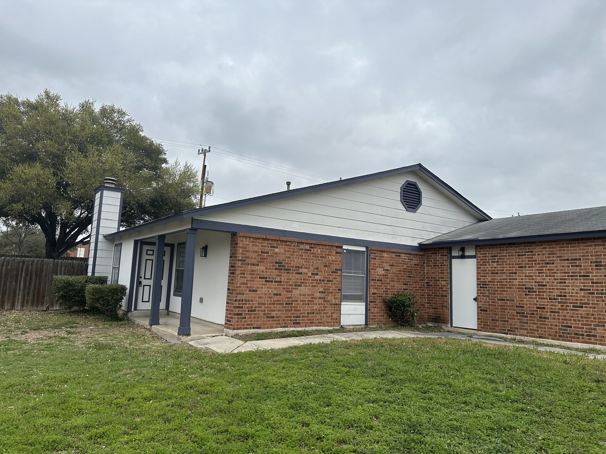 Building Photo - 6303 Waddesdon Wood