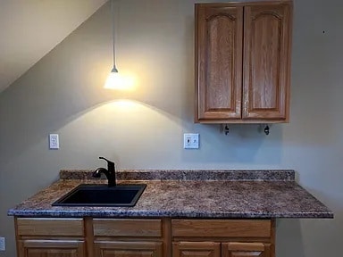 Building Photo - 17 Dunlap St