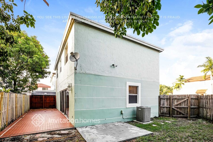 Building Photo - 14736 SW 92nd St