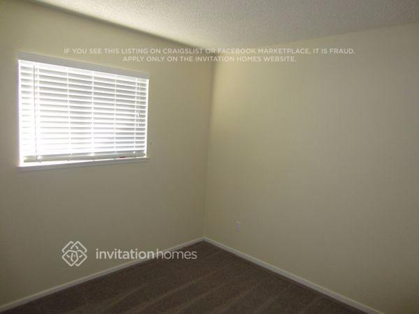 Building Photo - 2141 E Bessant St