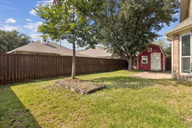Building Photo - 1805 Sumac Dr