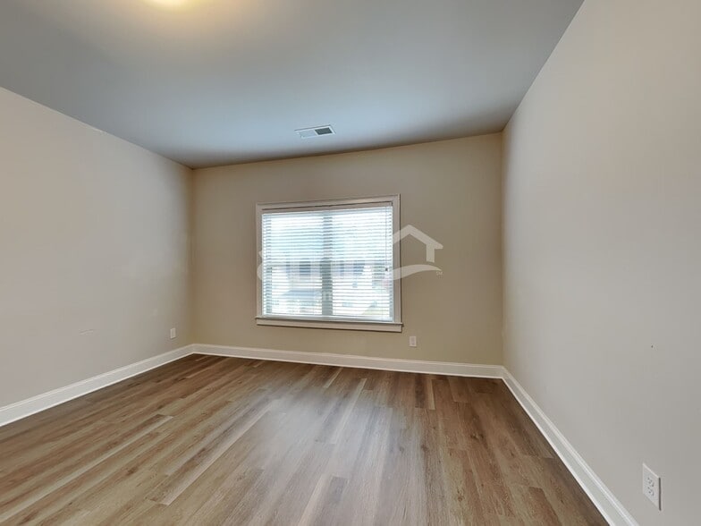 Building Photo - 146 Water Oak Dr