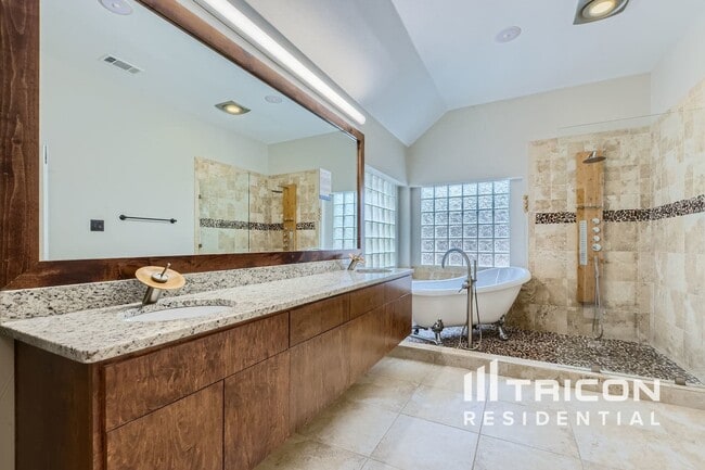 Building Photo - 122 Freedom Ct