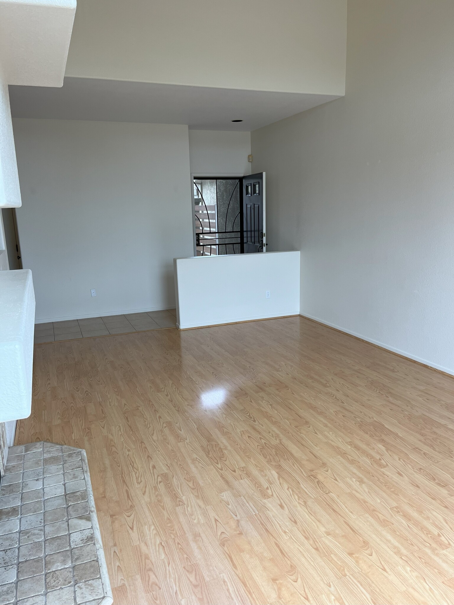 Building Photo - 3636 Ruette de Ville