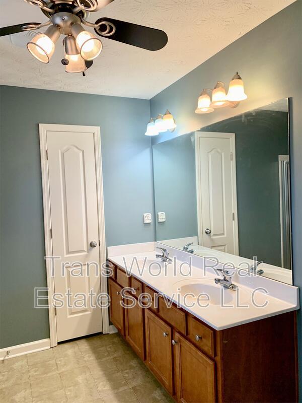 Building Photo - 917 Crested Hawk Trail