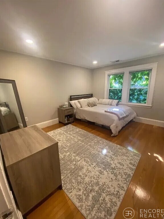 Building Photo - 649 Washington St