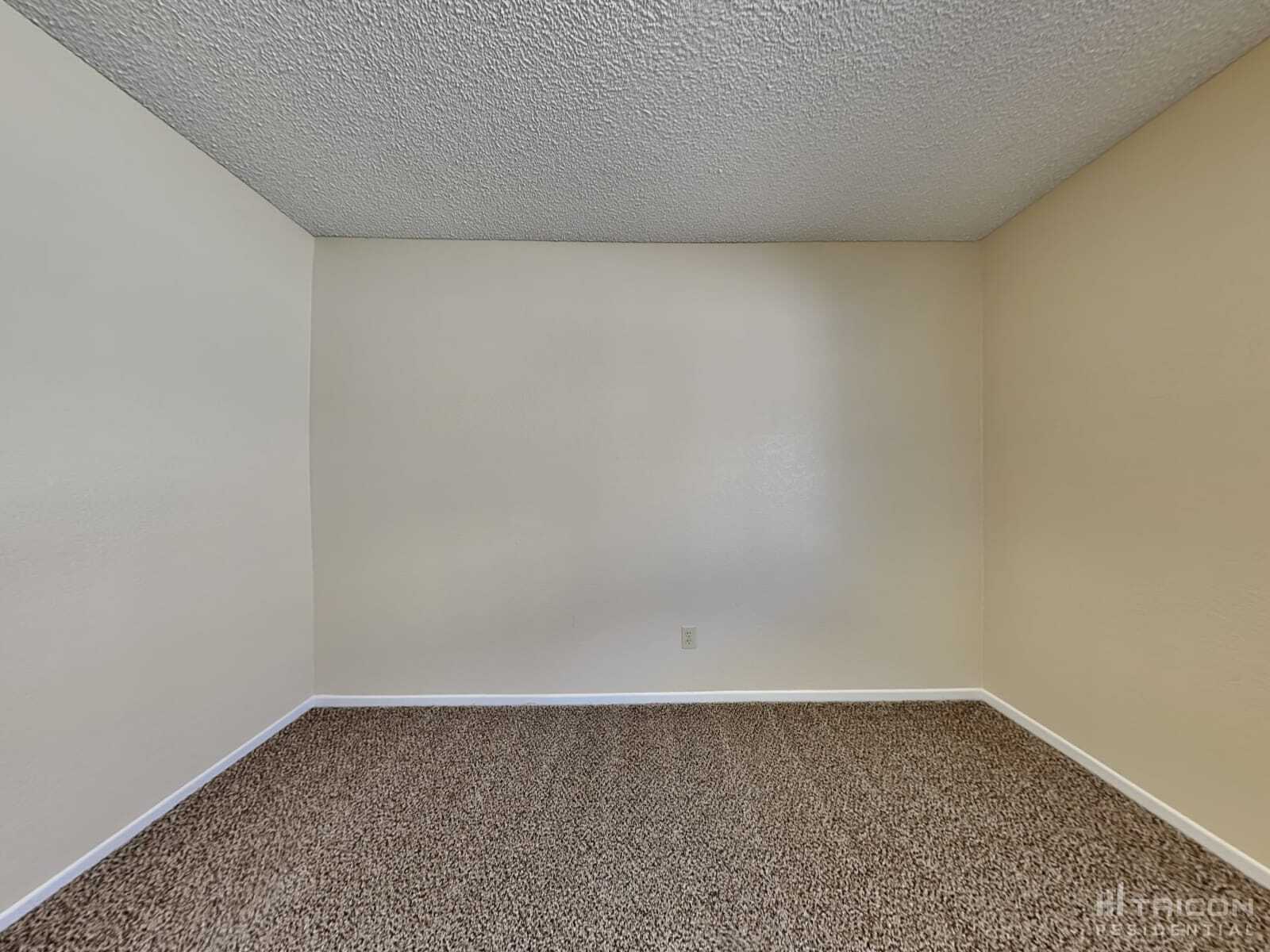 Building Photo - 1582 Woodhaven Ln