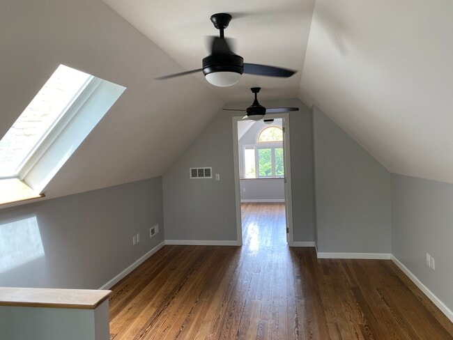 Building Photo - 4237 Chambers St