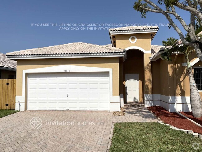 Building Photo - 14042 SW 155th Ct