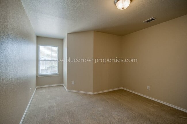 Building Photo - 706 Parkplace Ridge