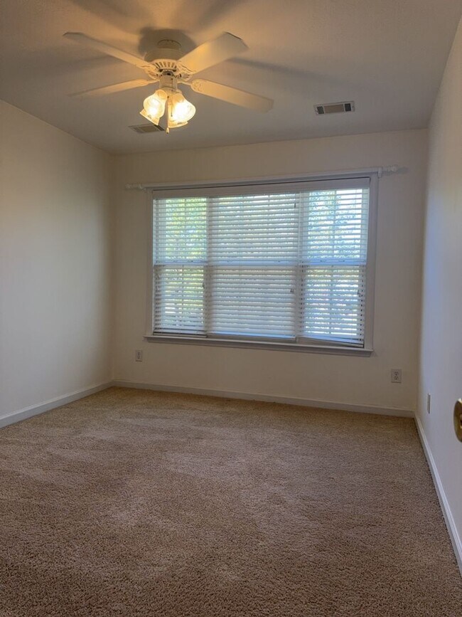 Building Photo - Beautiful Home in Martinez!