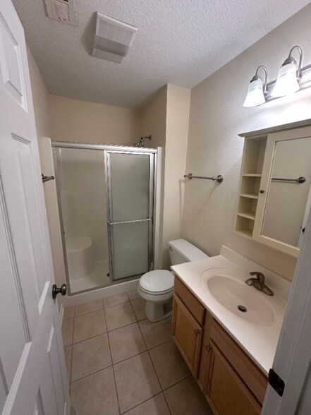 Building Photo - 568 Brookshire Way