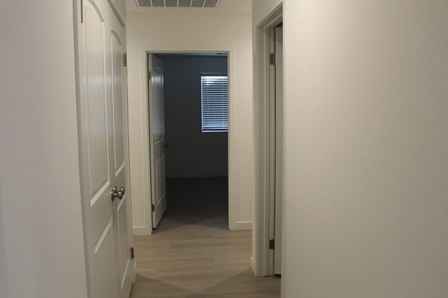 Building Photo - Brand New Home for Rent with Mother In Law Suite and Solar- Sydney Park