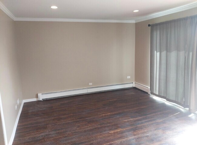 Building Photo - 629 W 65th St