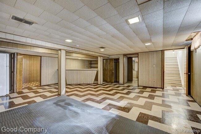 Building Photo - 8961 Laurence Ave