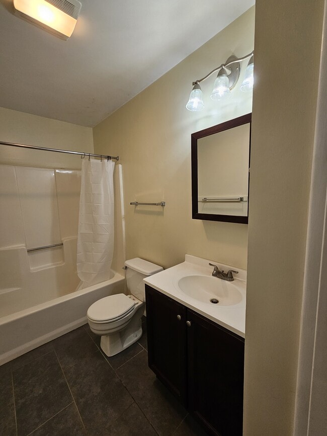 Building Photo - 100 Kuhns Ln