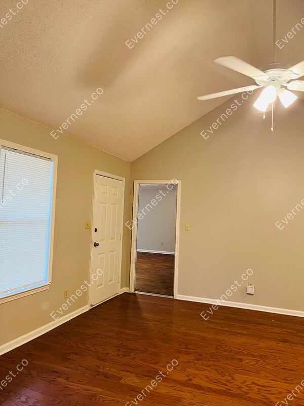 Building Photo - 7091 Hampton Dr