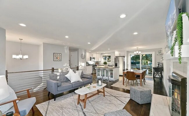 Building Photo - Beautiful Kent WA Home! Apply Today!