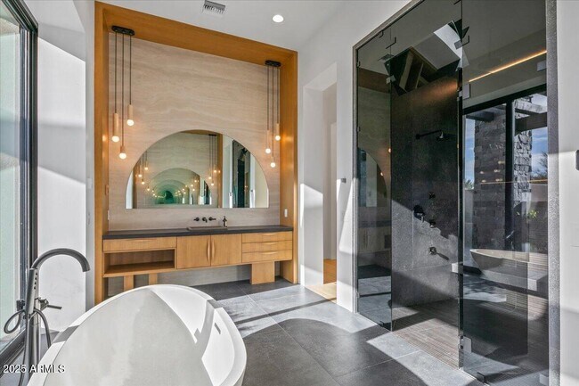 Building Photo - 10249 E Joy Ranch Rd