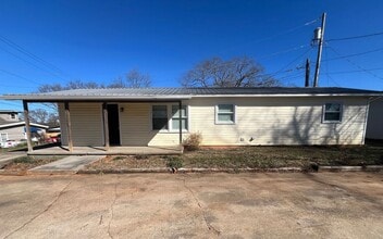 Building Photo - 2/1 Available In Easley!