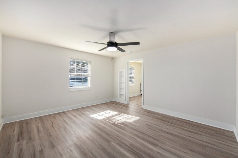 Primary Photo - 1904 Hampton Ave