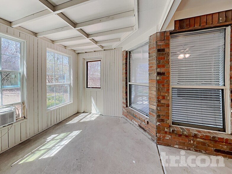 Building Photo - 5004 Saddlehorn Dr