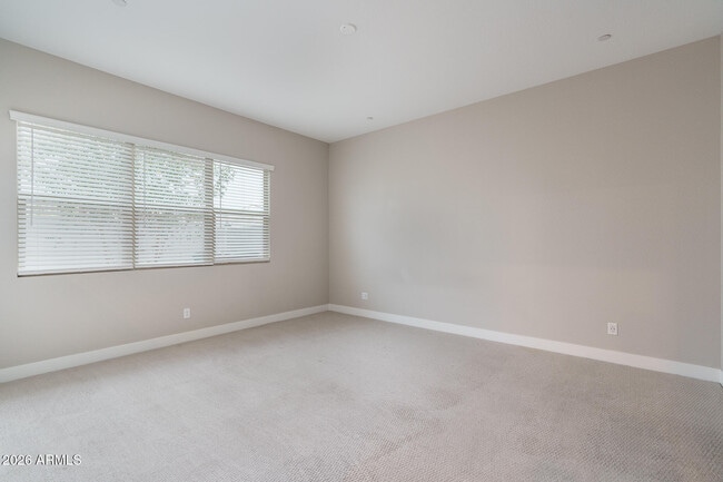 Building Photo - 14058 W Hubbell St