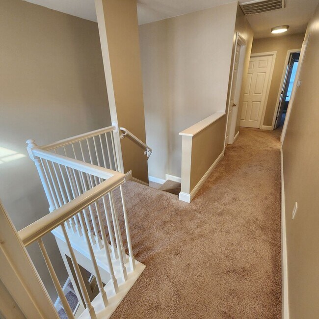 Building Photo - Morehead City Townhouse