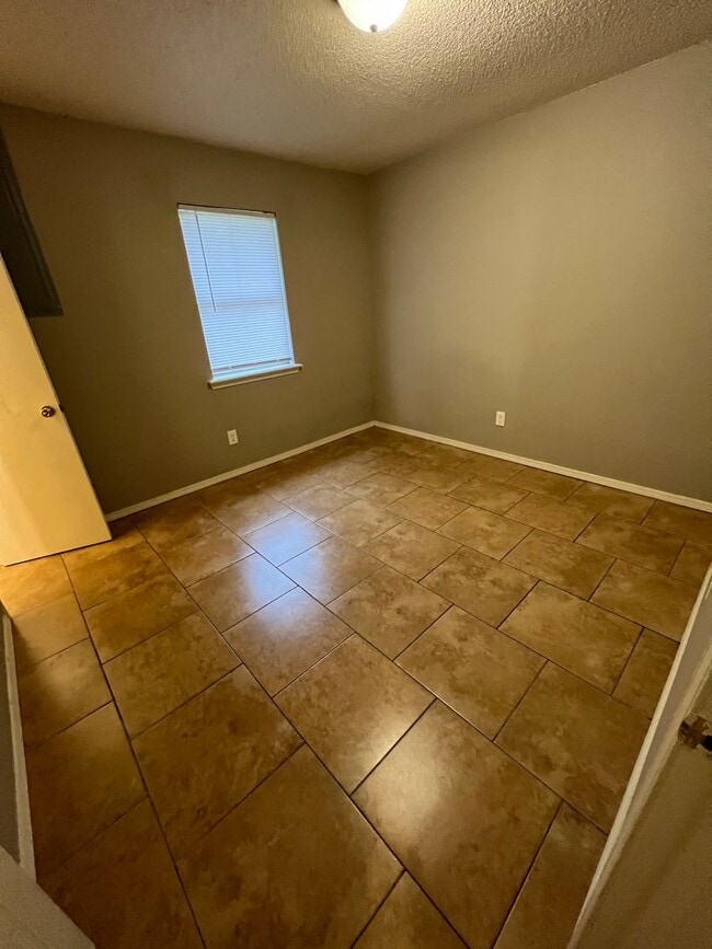 Building Photo - 3605 Rickey Dr