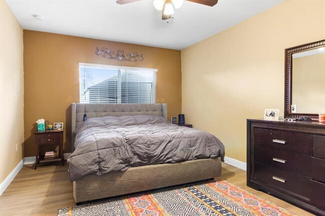 Building Photo - 6570 NW 24th Ct