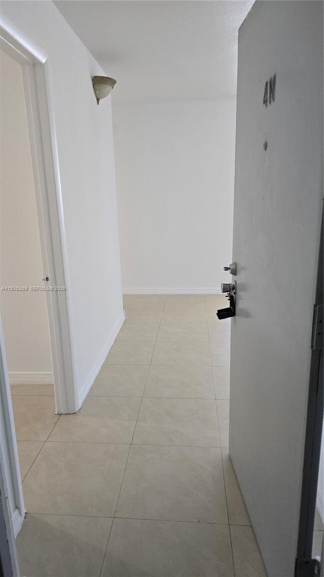 Building Photo - 14830 Naranja Lakes Blvd