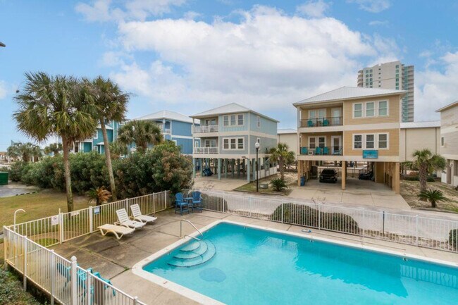 Building Photo - 1948 W Beach Blvd