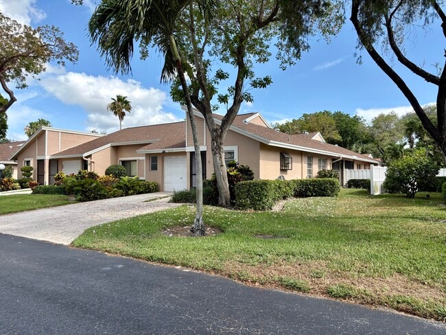 Building Photo - 8279 Summerbreeze Ln