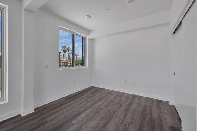 Building Photo - 68550 Grove St