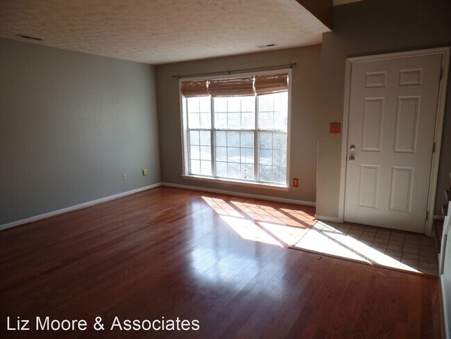 Building Photo - 3 br, 1.5 bath House - 934 Pheasant Run