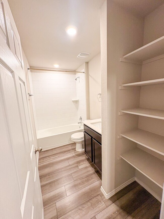 Building Photo - 8713 Cantera Rdg Rd