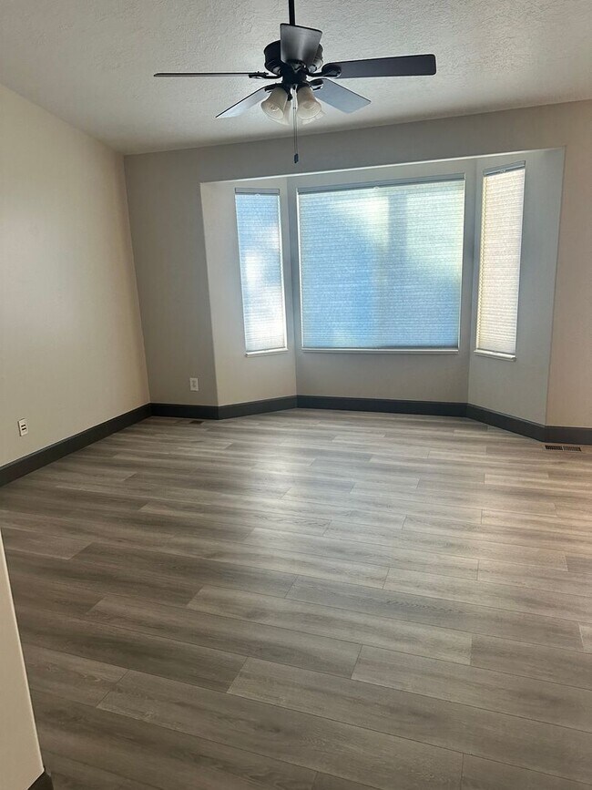 Building Photo - Beautiful Home For Rent!