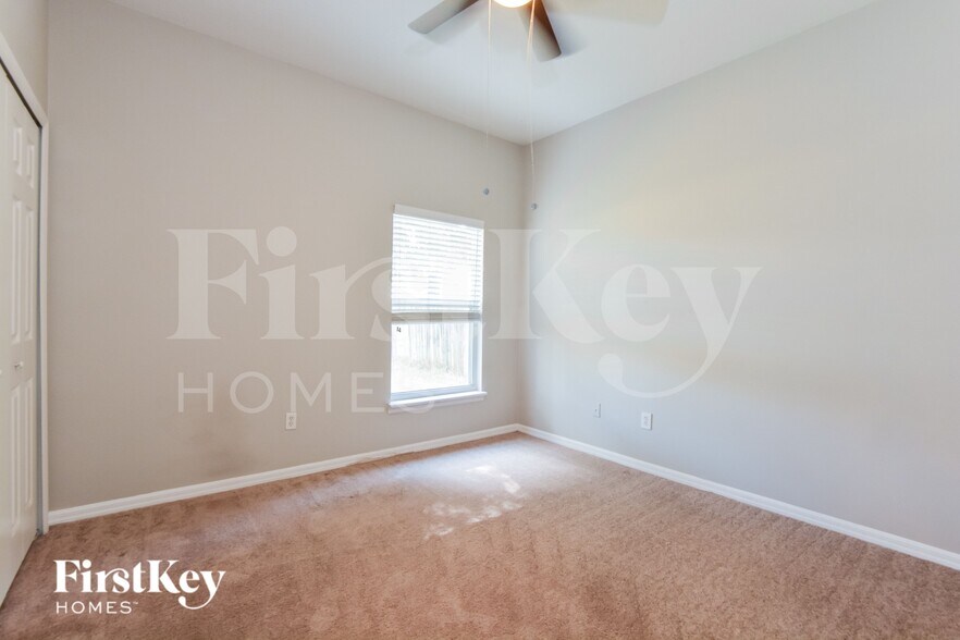 Building Photo - 2530 Dwyer Ln