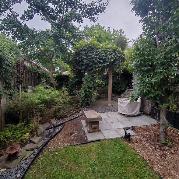 Building Photo - 4704 N Kennicott Ave