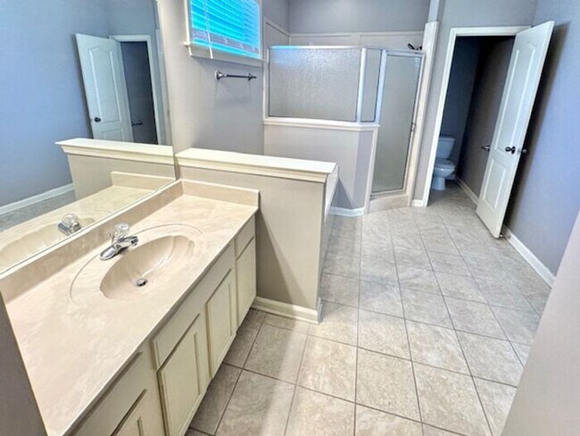Building Photo - Cordova-Spacious 3 Bedroom 2.5 Home